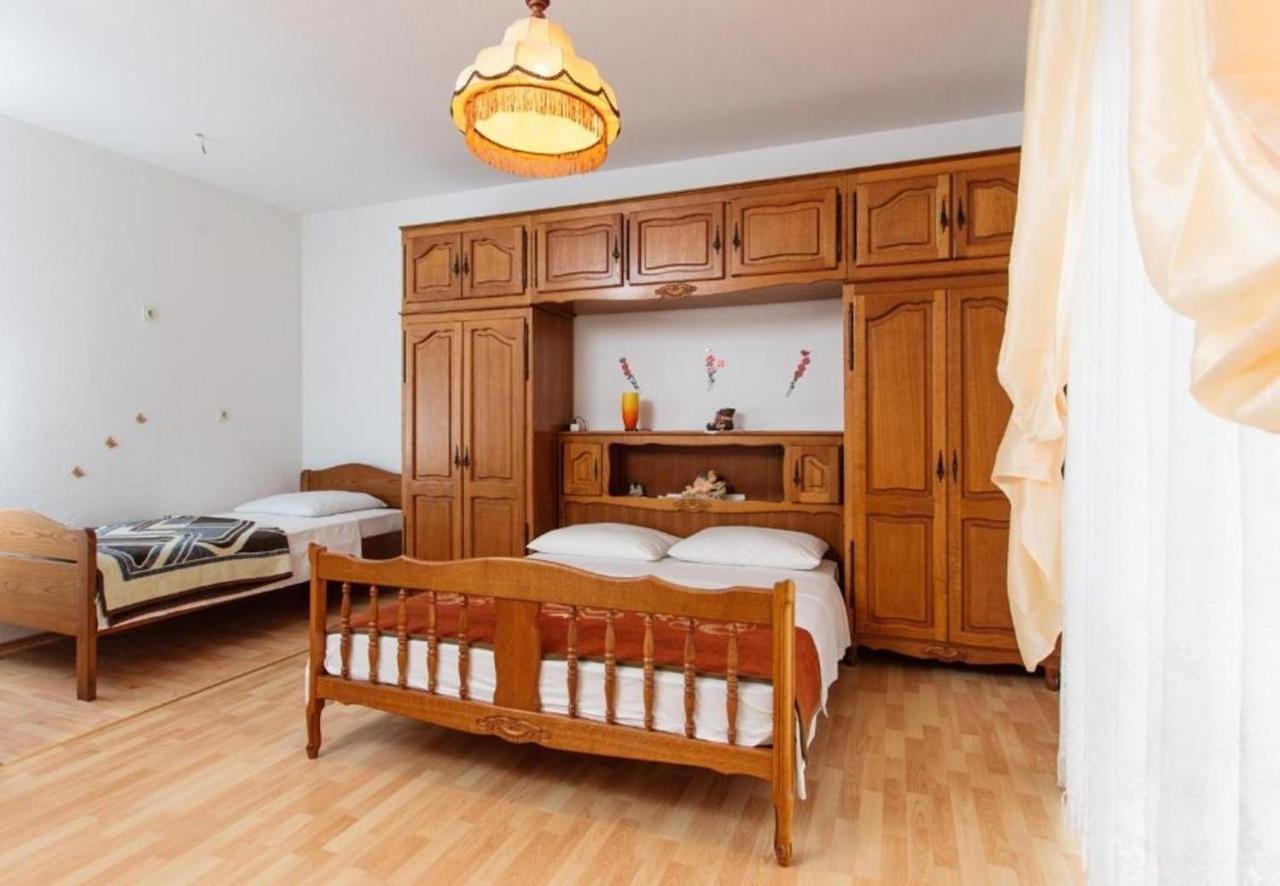 Apartment Knez 1 - 50 M From Beach Podstrana Exteriör bild