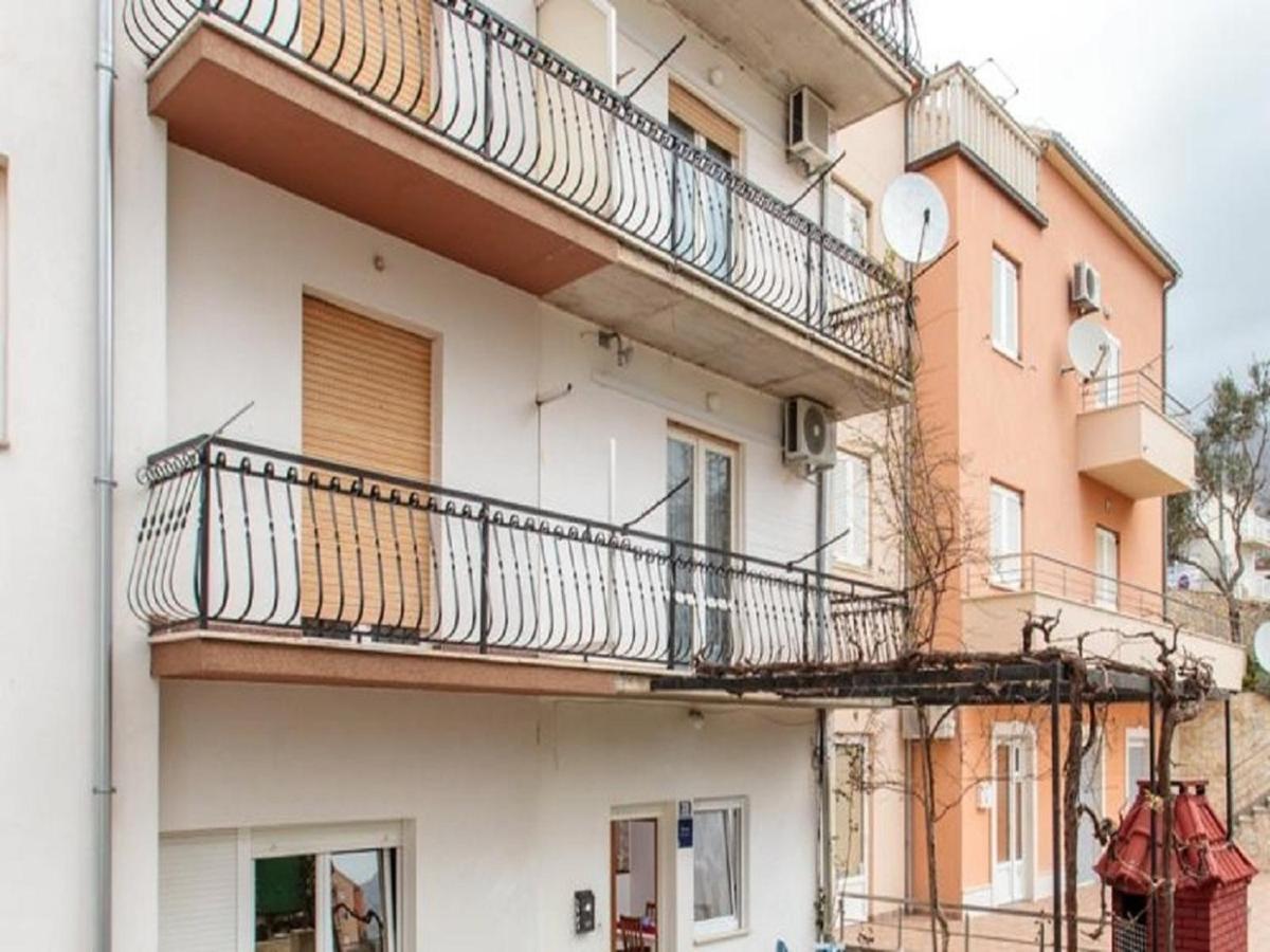 Apartment Knez 1 - 50 M From Beach Podstrana Exteriör bild