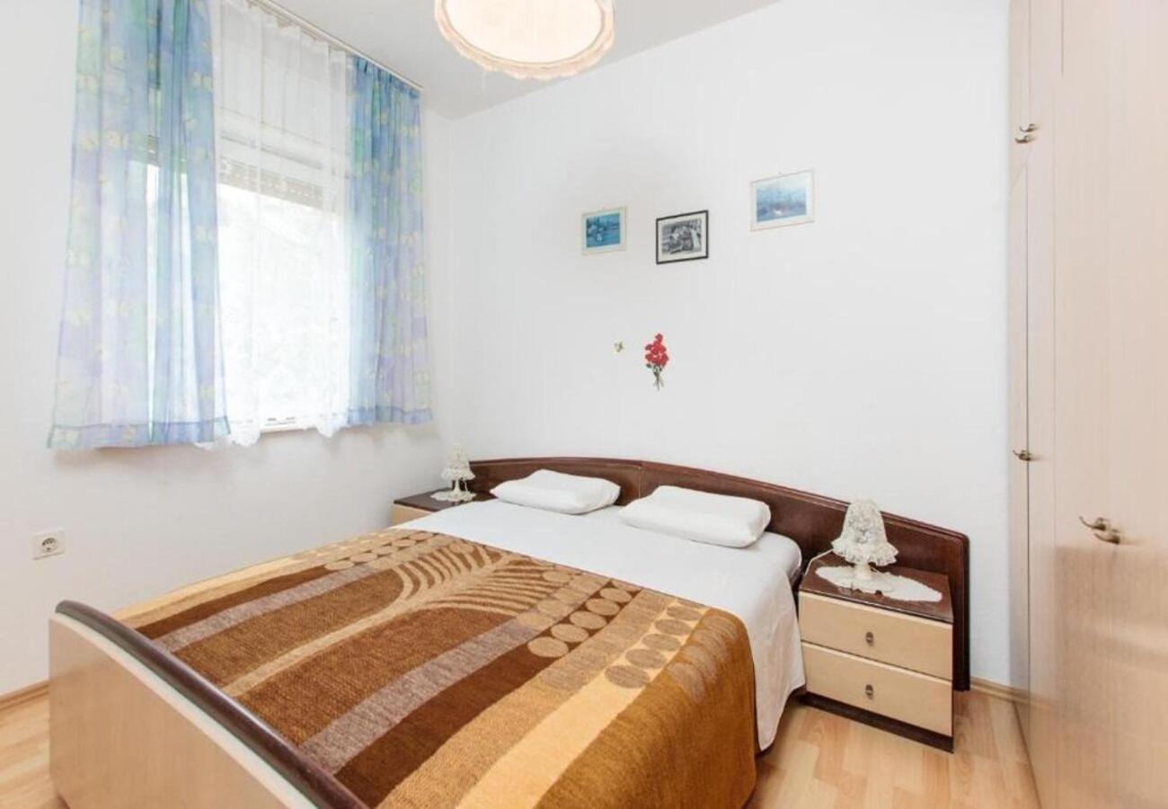 Apartment Knez 1 - 50 M From Beach Podstrana Exteriör bild