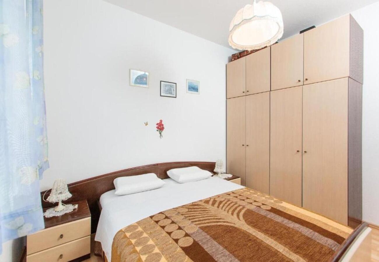 Apartment Knez 1 - 50 M From Beach Podstrana Exteriör bild