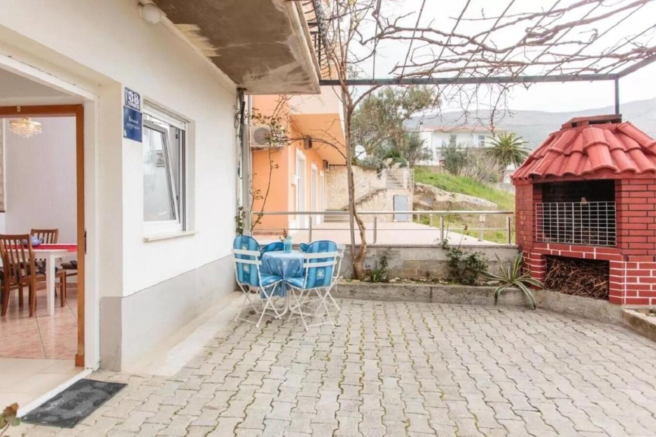 Apartment Knez 1 - 50 M From Beach Podstrana Exteriör bild